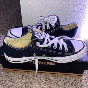 Black and White low top converse